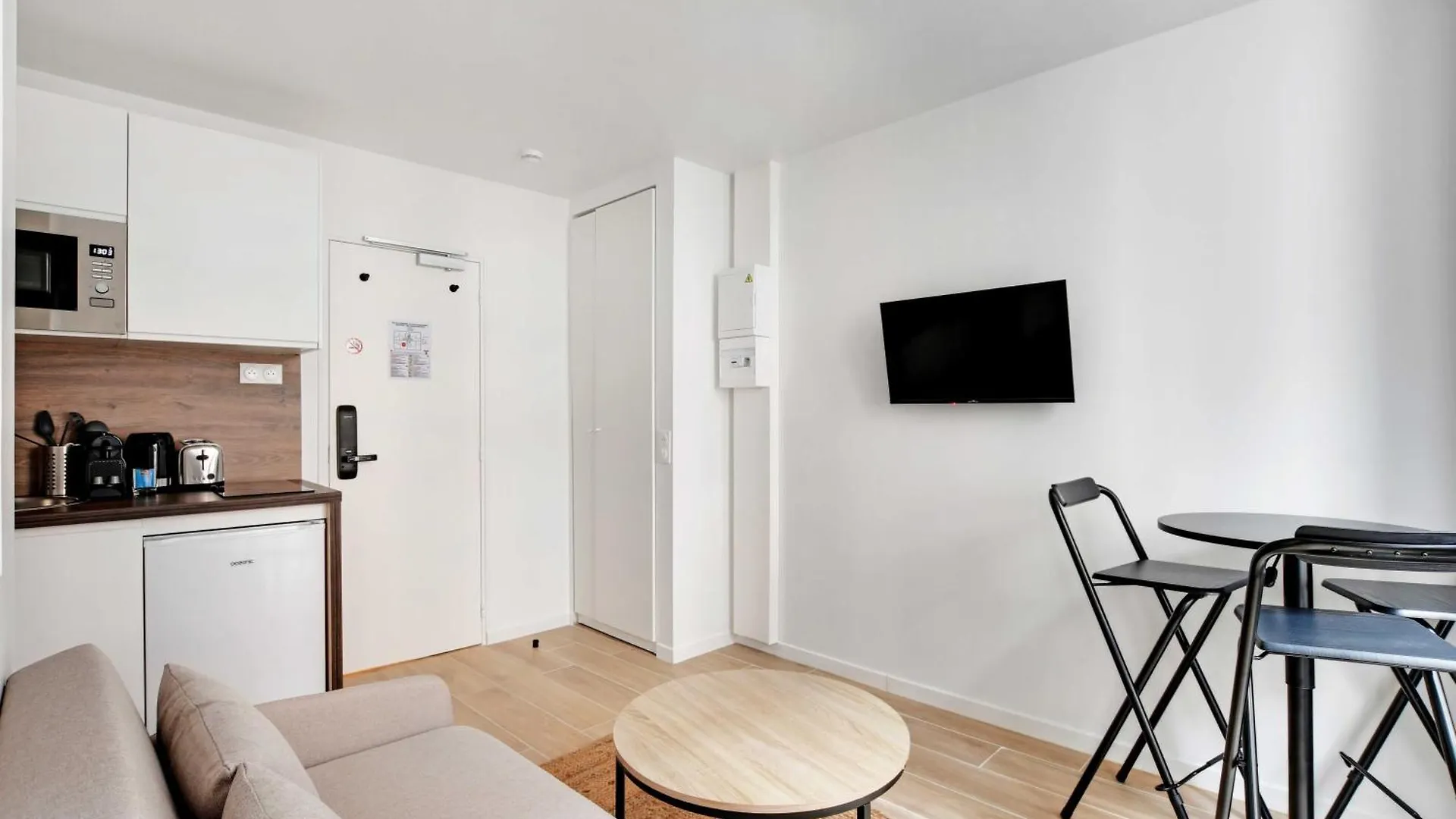 Newly Renovated Appartements Residence Republique Paris 0*,