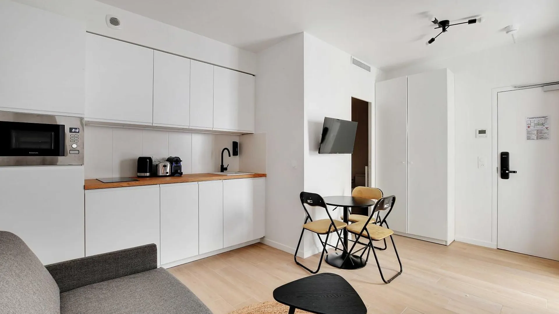 Newly Renovated Appartements Residence Republique Paris